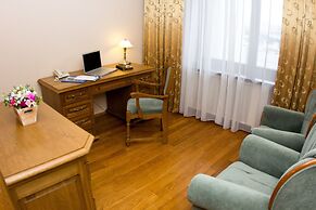 Luchesa Hotel