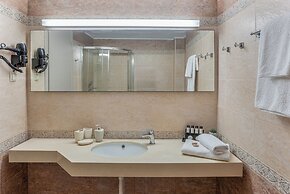 Arlen Beach Hotel
