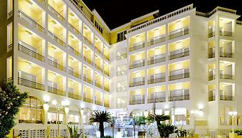 The Royal Hotel