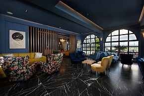 The Royal Hotel