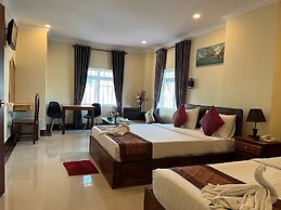 Queen Wood Hotel