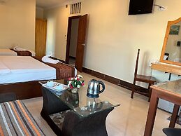 Queen Wood Hotel
