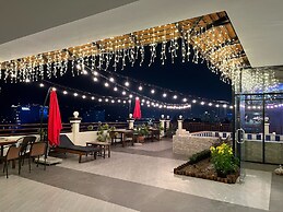 Queen Wood Hotel