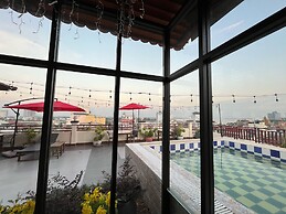 Queen Wood Hotel