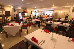 Queen Wood Hotel