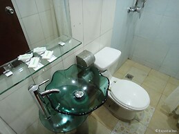 A&A Plaza Hotel