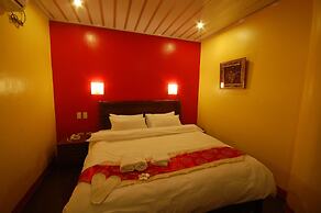 A&A Plaza Hotel
