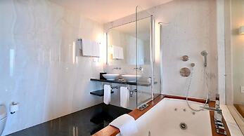 Sunrise Pearl Hotel & Spa