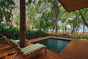 El Mangroove Papagayo, Autograph Collection