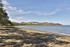 El Mangroove Papagayo, Autograph Collection
