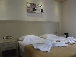 Mariana Hotel