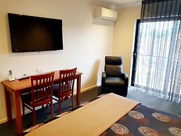 Addison Motor Inn