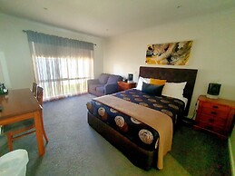 Addison Motor Inn