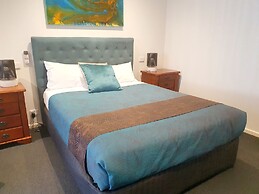 Addison Motor Inn