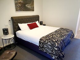 Addison Motor Inn