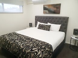 Addison Motor Inn