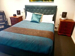 Addison Motor Inn