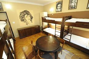 Hostel Deco