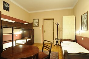 Hostel Deco