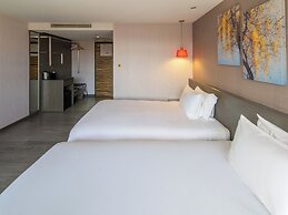 CHECK inn SELECT Hualien LinSen