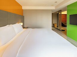CHECK inn SELECT Hualien LinSen