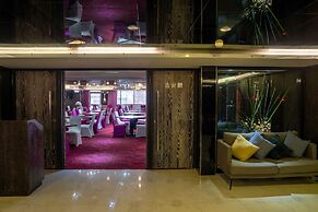 CHECK inn SELECT Hualien LinSen