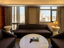 CHECK inn SELECT Hualien LinSen