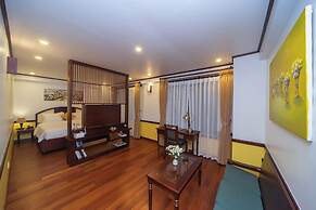 Flower Garden Hotel
