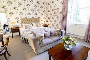 Storrs Hall Hotel