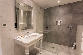 Storrs Hall Hotel