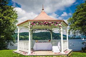 Storrs Hall Hotel