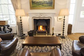 Storrs Hall Hotel