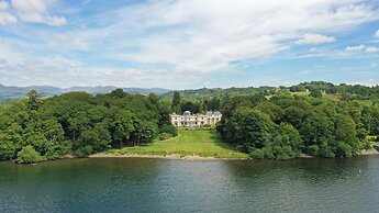 Storrs Hall Hotel