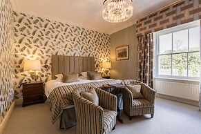 Storrs Hall Hotel