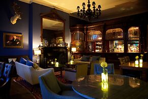 Storrs Hall Hotel