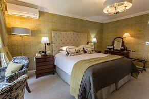 Storrs Hall Hotel