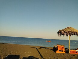 Perissa Hotel
