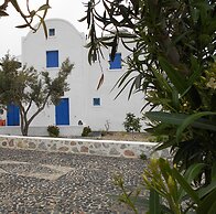 Perissa Hotel
