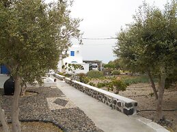 Perissa Hotel