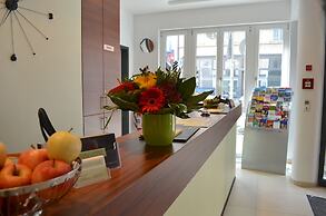 Augusten Hotel