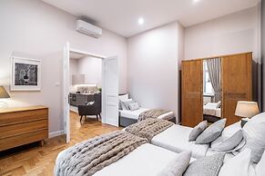 Venetian House Market Square Aparthotel