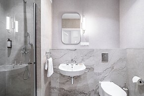 Venetian House Market Square Aparthotel