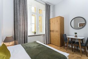 Venetian House Market Square Aparthotel