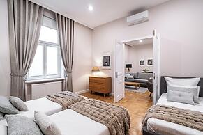 Venetian House Market Square Aparthotel