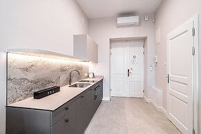 Venetian House Market Square Aparthotel