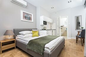 Venetian House Market Square Aparthotel