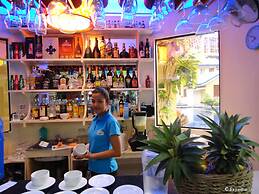 Blue Lagoon Inn & Suites