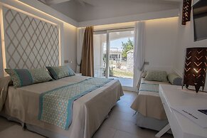 Limone Beach Resort