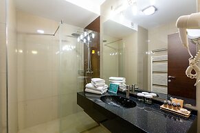 Golden Time Hotel