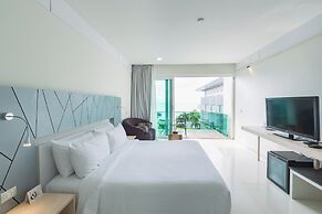KC Beach Club & Pool Villas